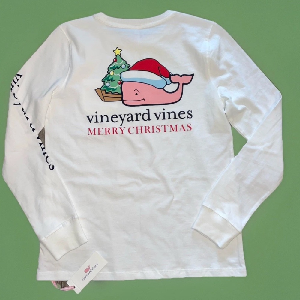 Vineyard Vines Christmas T Shirt XS Women's  Santa Whale NWT L/S /Pocket